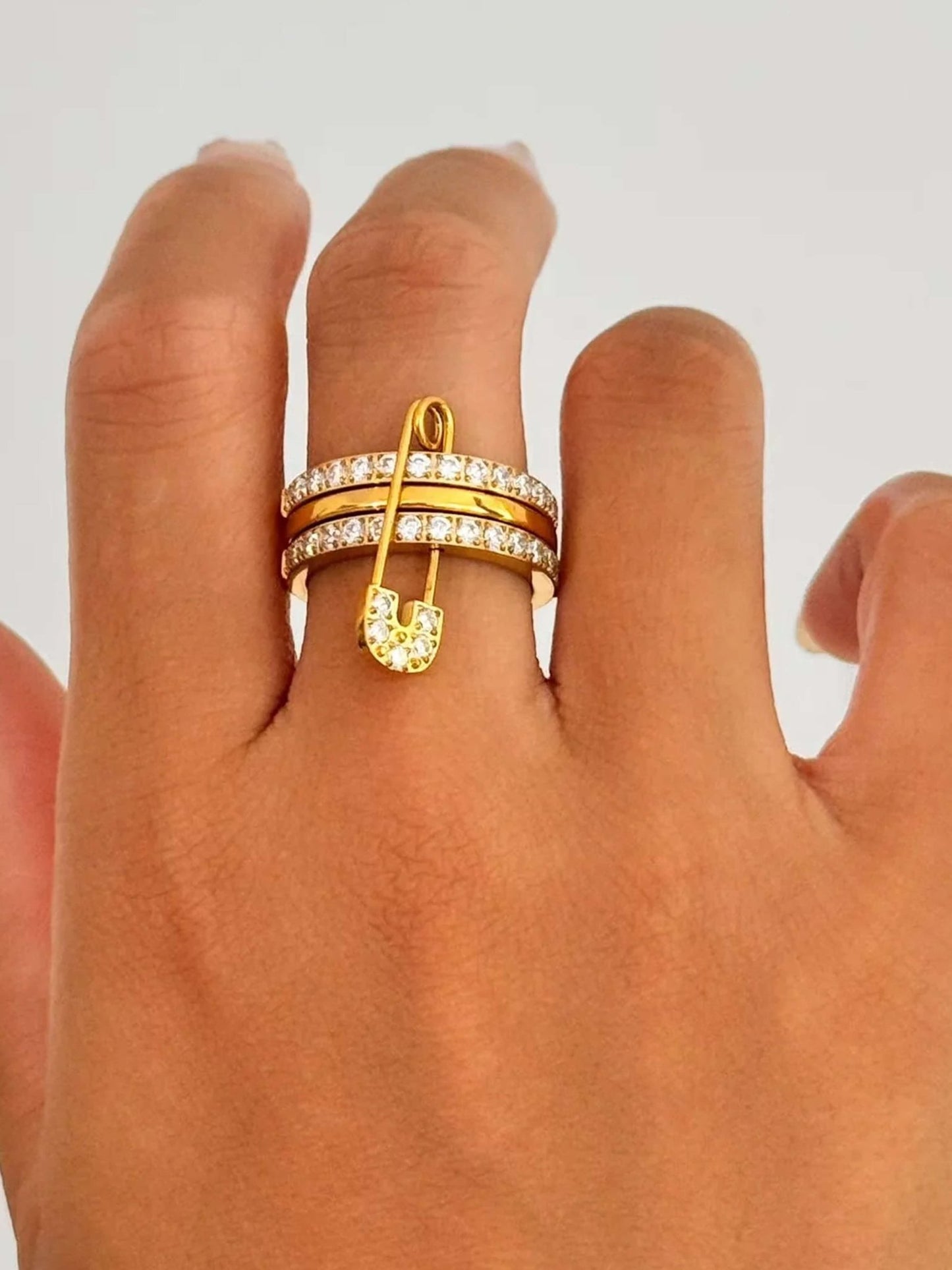 ZEYA - Monica Pinned Zirconia Ring