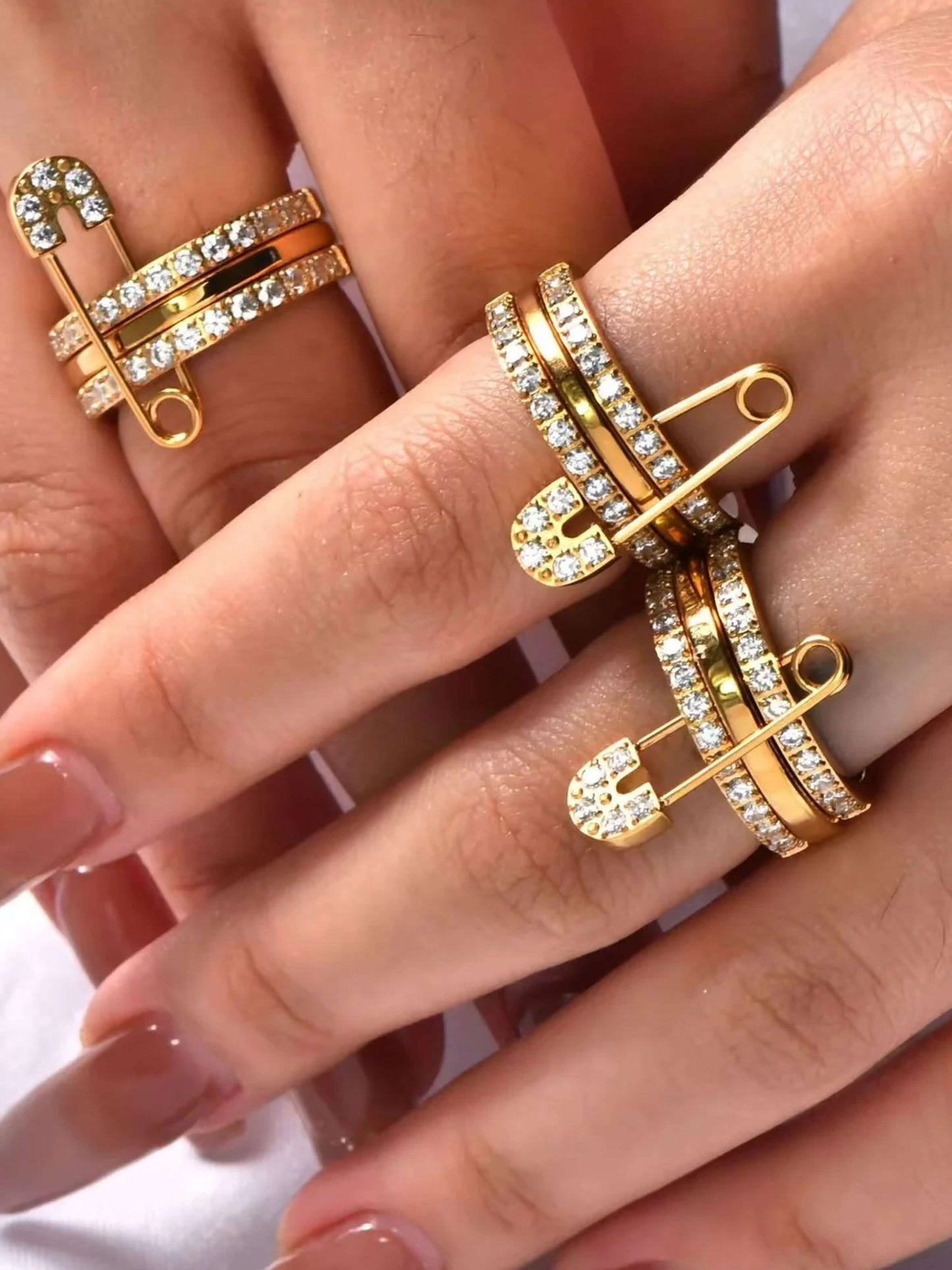 ZEYA - Monica Pinned Zirconia Ring