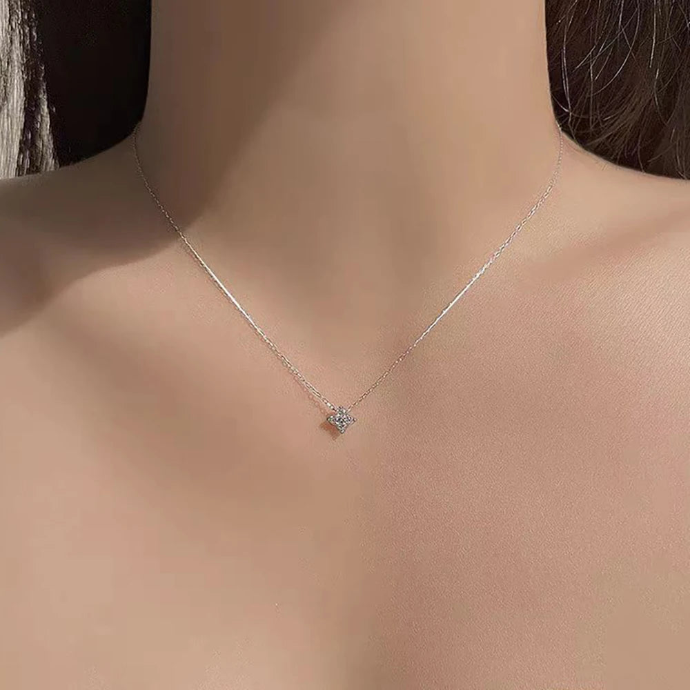 Collier Anna à quatre pétales