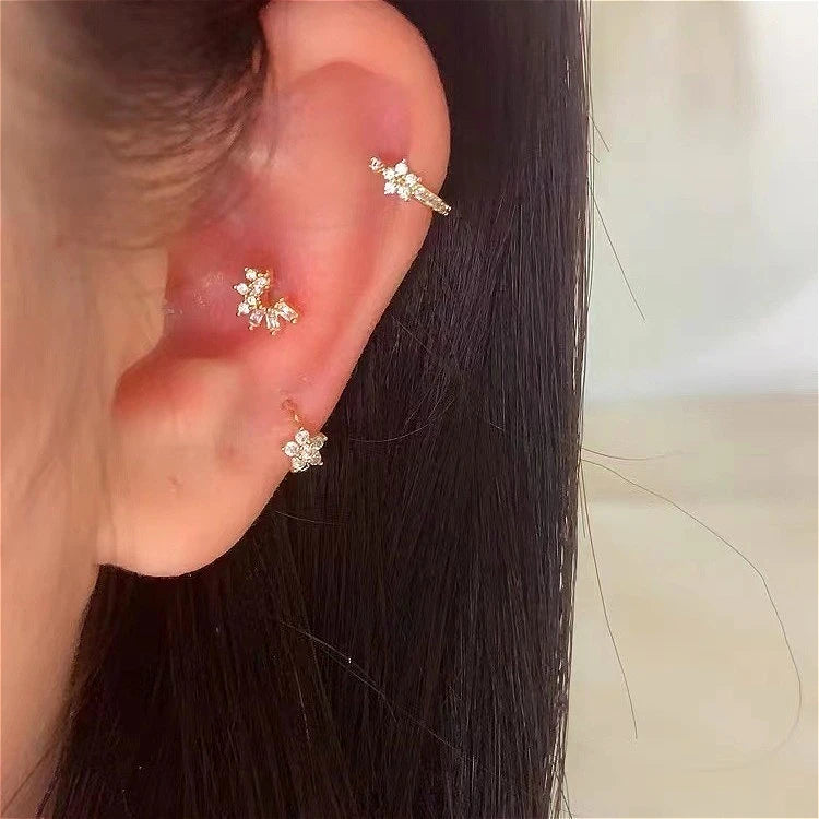 Edelstahl Stern Creolen Ohrringe mit Zirkonia Akzenten für Unisex Stil